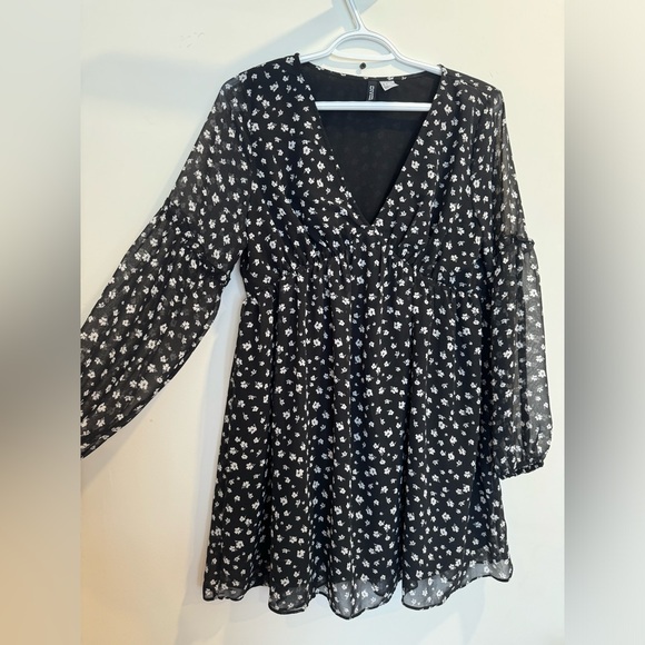 H&M Mini Dress in Black Floral in Size S - Picture 2 of 3